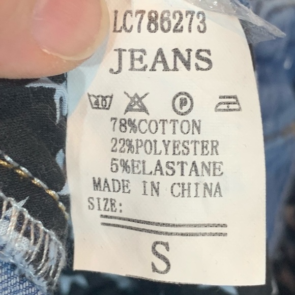 Distressed Cut Off Jean Shorts with Stars Print Hanging Pockets - Small - Picture 4 of 4